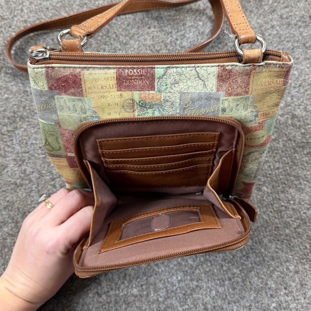 Vintage Fossil London Travel Stamps Leather Crossbody Bag Wallet Front Pocket - Picture 3 of 9
